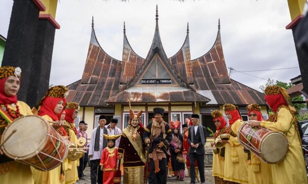 Batagak Penghulu Tradisi Sakral Pengangkatan Pemimpin Suku