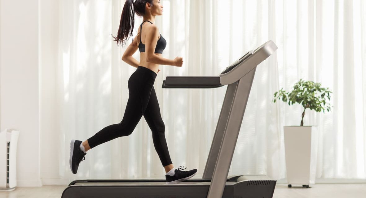 Alat Olahraga Modern Yaitu Menggunakan Treadmill Pintar