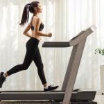 Alat Olahraga Modern Yaitu Menggunakan Treadmill Pintar