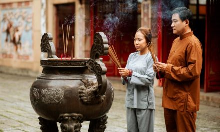 Benda Dupa Yang Di Pakai Saat Sedang Sembahyang