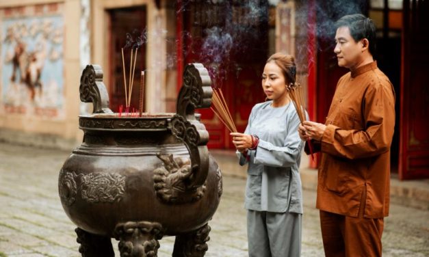 Benda Dupa Yang Di Pakai Saat Sedang Sembahyang