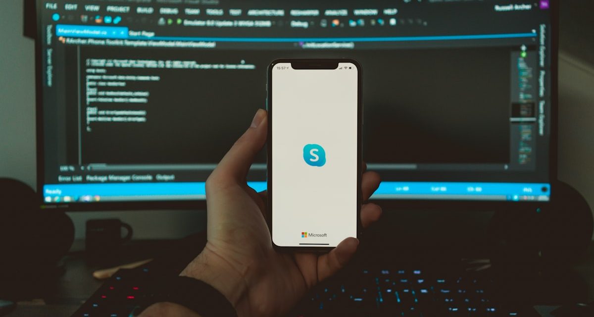 Komunikasi Digital Melalui Aplikasi Skype Di Internet