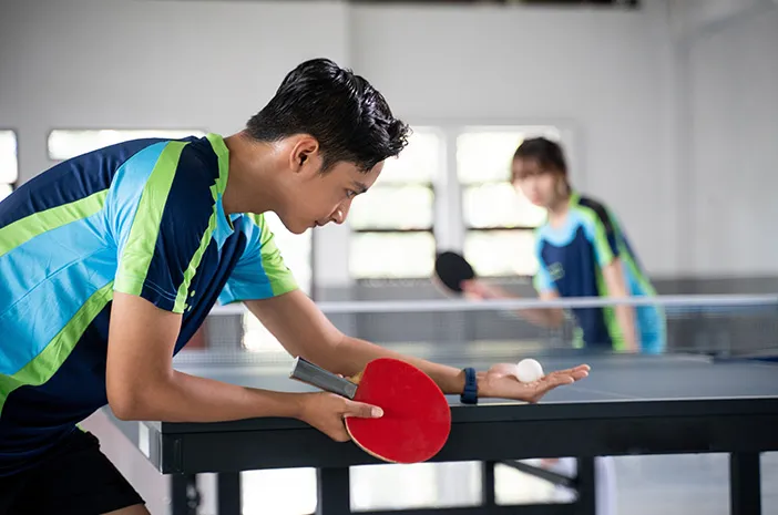 Olahraga Pingpong Atau Tenis Meja Dengan Raket Kecil