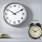 Pengukur Waktu Pada Jam Weker Yang Memiliki Bunyi