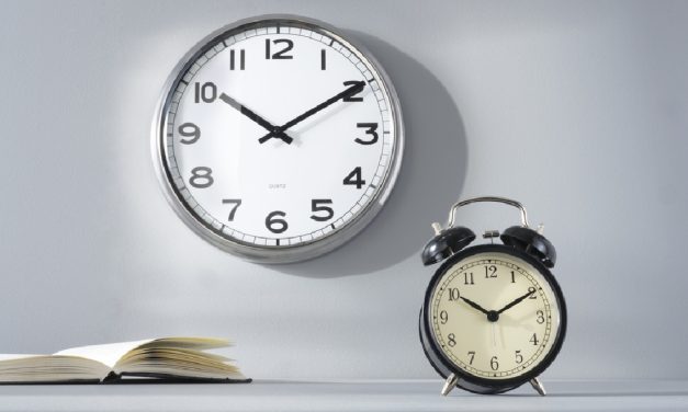 Pengukur Waktu Pada Jam Weker Yang Memiliki Bunyi