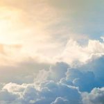 Gumpalan Kristal Dari Tetesan Hujan Membentuk Awan