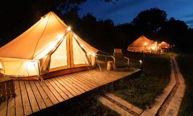 Glamorous Camping Atau Glamping Di Zaman Modern