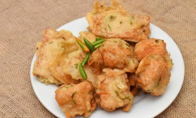 Jajanan Gorengan Indonesia Yaitu Paling Terkenal Bakwan