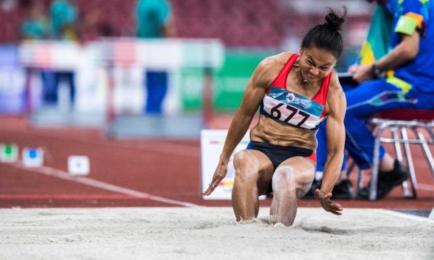 Dorongan Kekuatan Kaki Untuk Atletik Olahraga Lompat Jauh