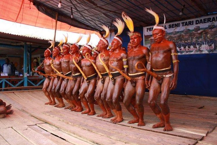 Budaya Papua Memiliki Pakaian Adat Tradisional Koteka