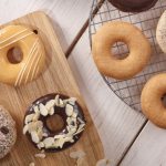 Makanan Ringan Donat Manis Dengan Berbagai Topping