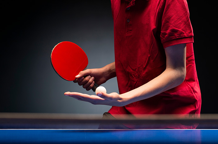 Olahraga Bola Pingpong Atau Tenis Meja Dengan Bet