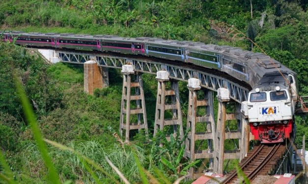 Transportasi Jalur Darat Sebuah Kereta Api Sejak Dahulu