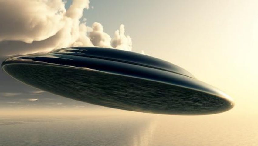 Piring Terbang Atau Ufo Pesawat Luar Angkasa