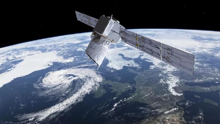 Objek Terbang Luar Angkasa Atau Sebuah Satelit