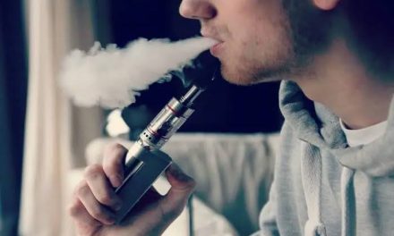 Zat Asap Dari Perangkat Sebuah Vapor Uap