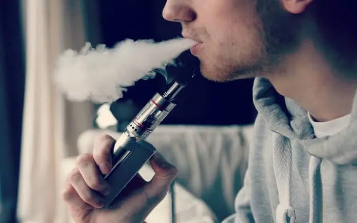 Zat Asap Dari Perangkat Sebuah Vapor Uap