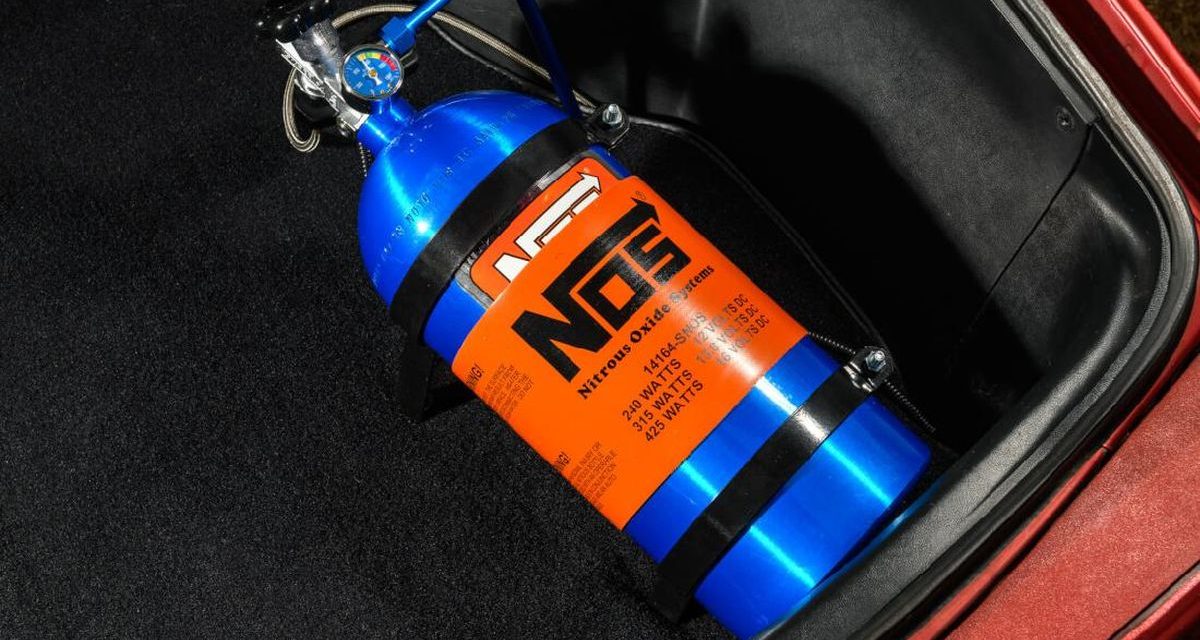 Sebuah Sistem Nitrous Kecepatan Tambahan Kendaraan