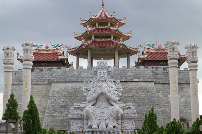 Suatu Tempat Suci Beribadah Umat Buddha Vihara