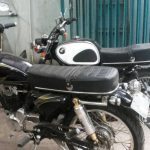 Sebuah Kendaraan Jadul Atau Motor Keluaran Lama