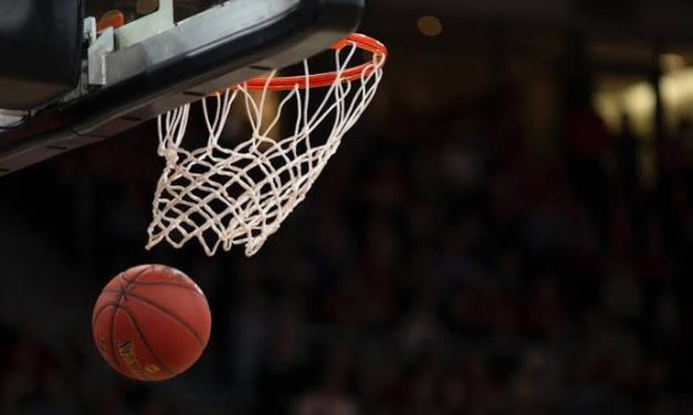 Olahraga Keranjang Basket Dengan Pemain Yang Tinggi