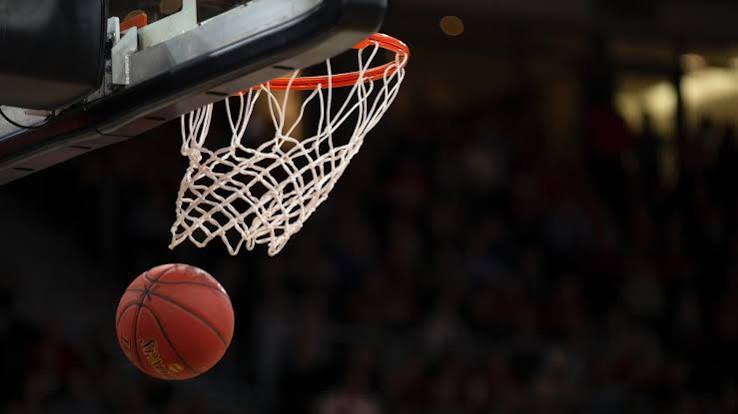 Olahraga Keranjang Basket Dengan Pemain Yang Tinggi