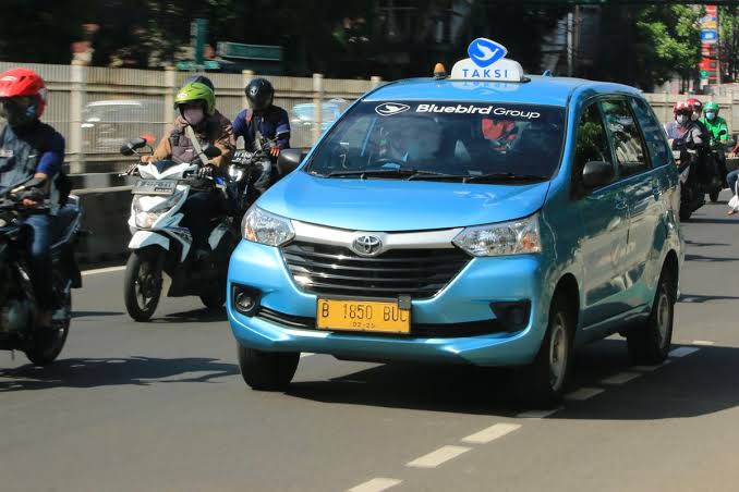 Kendaraan Umum Taksi Dengan Transportasi