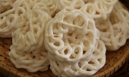 Suatu Makanan Kerupuk Dengan Tekstur Renyah