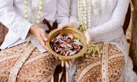 Suatu Kegiatan Saweran Kepada Seseorang Atau Kelompok